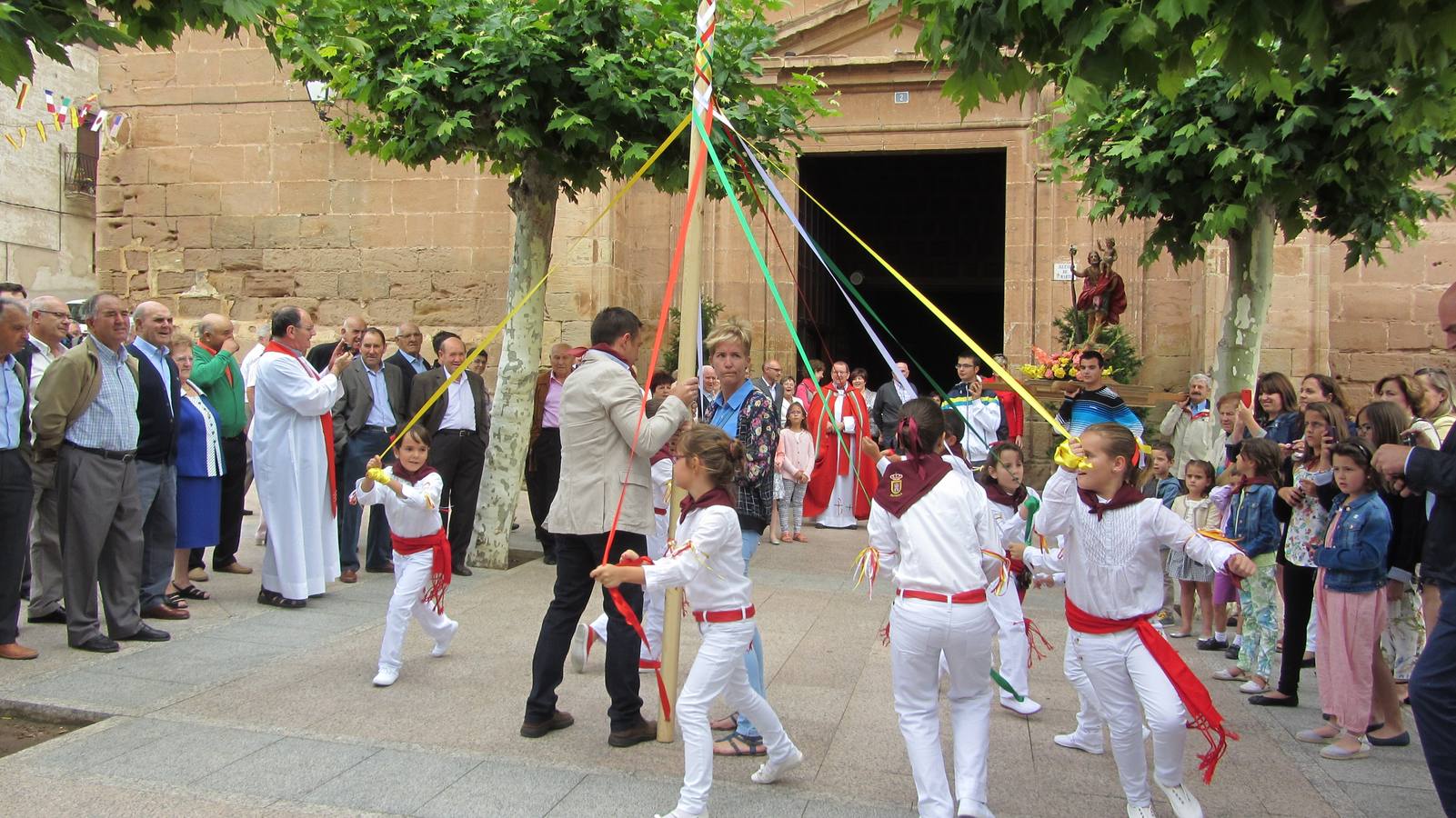 Entrena honra a San Cristobal