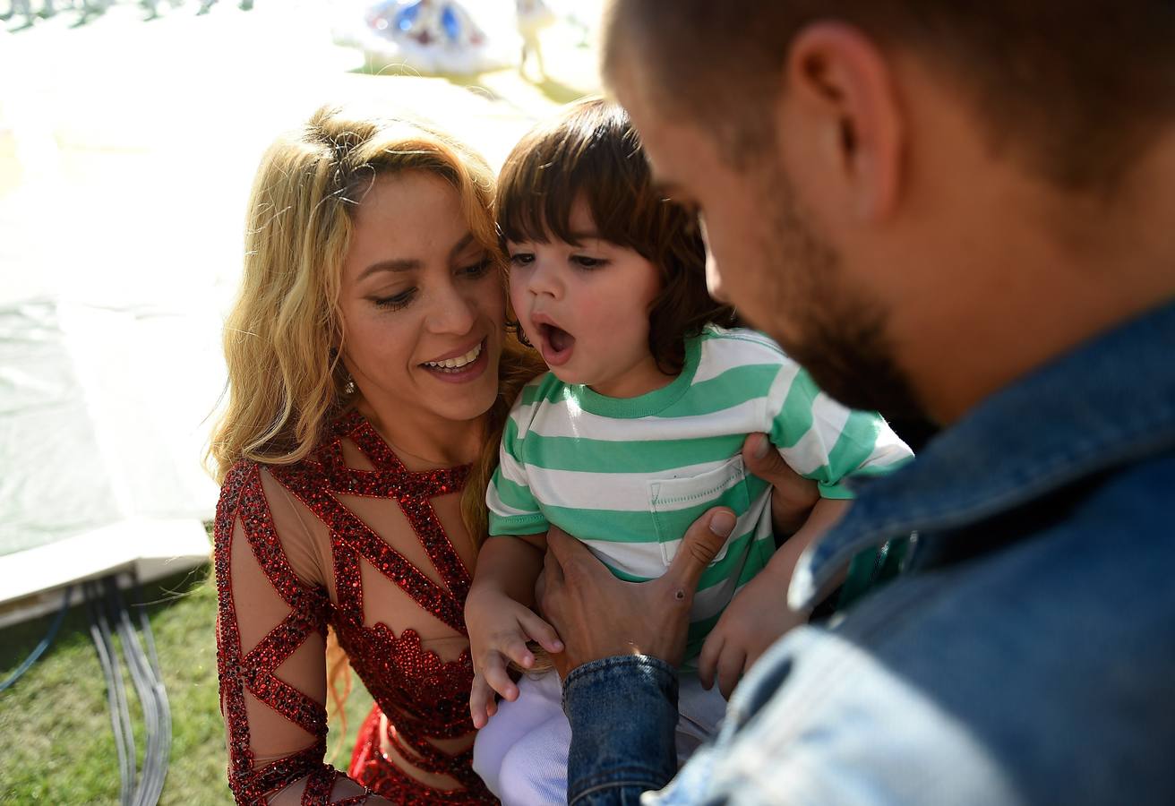 Una clausura con color, música y Shakira