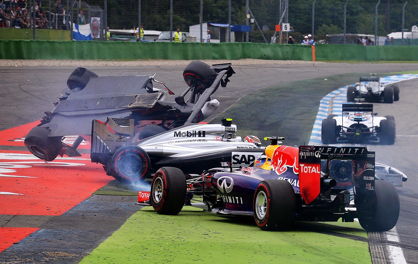 Felipe Massa choca con Kevin Magnussen