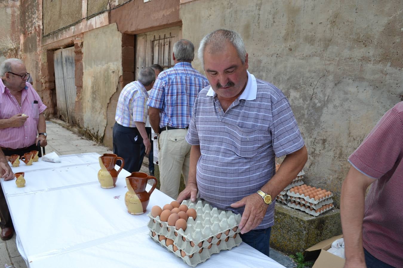 Festival del huevo duro con jamón en Alesón