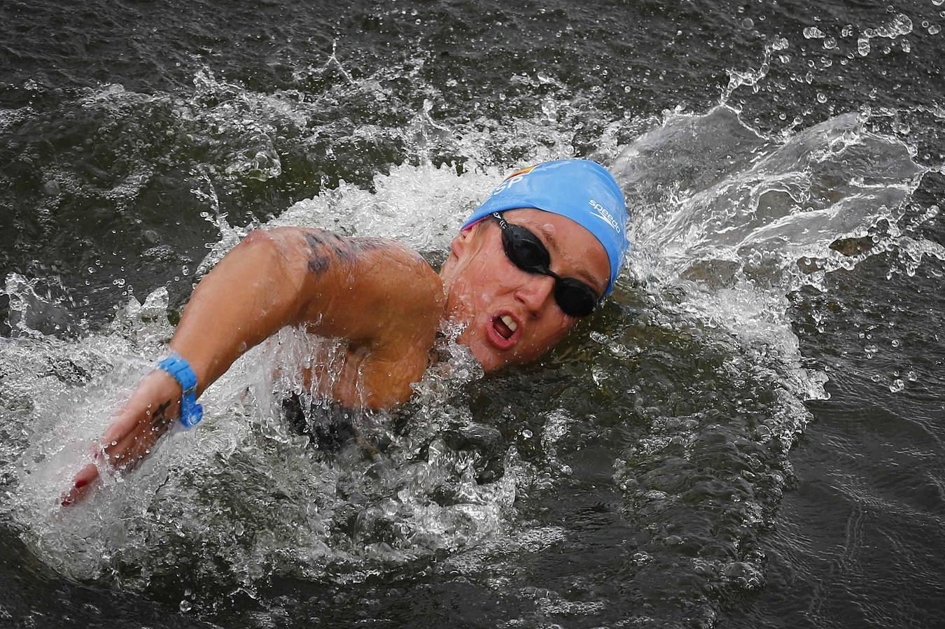 Mireia, durante la prueba de 5 km en aguas abiertas