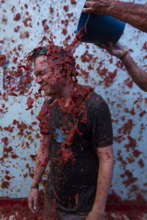 La Tomatina vuelve a teñir de rojo Buñol