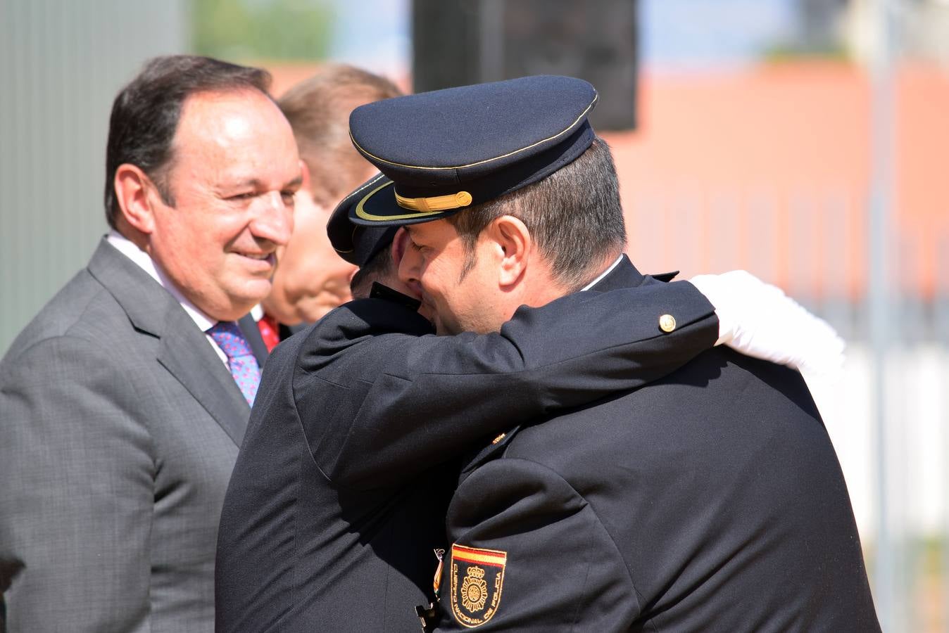 Entrega de condecoraciones con motivo del Día de la Policía