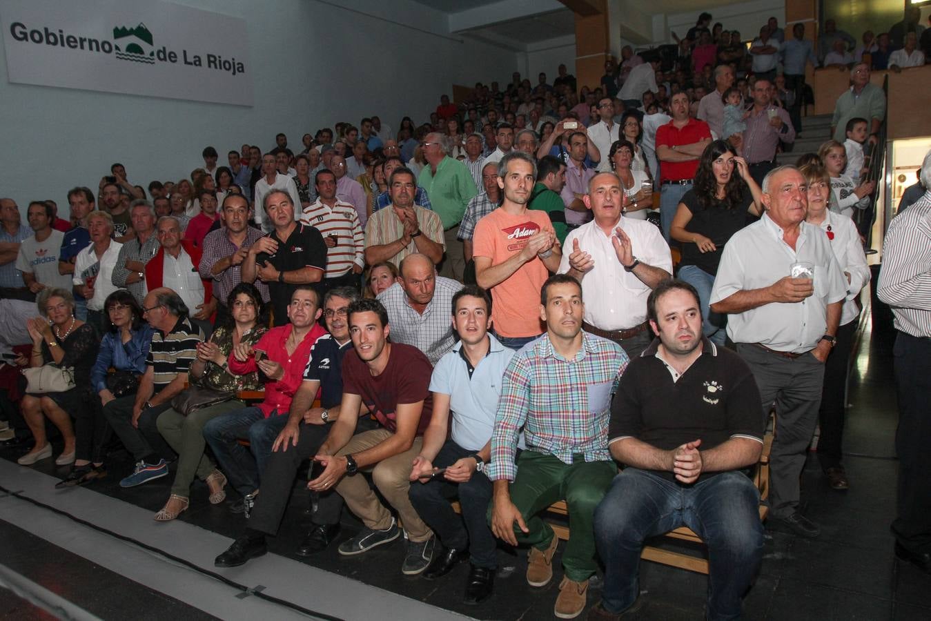 Sonrisas y lágrimas en la despedida de un campeón