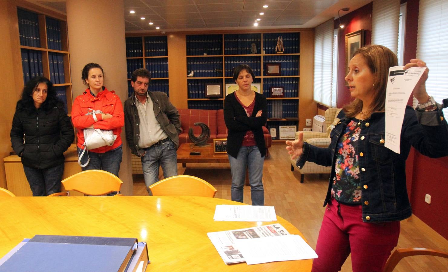 Los alumnos del Centro Ocupacional de Fundación Cáritas-Chavicar de Santo Domingo y Logroño visitan la multimedia de Diario LA RIOJA