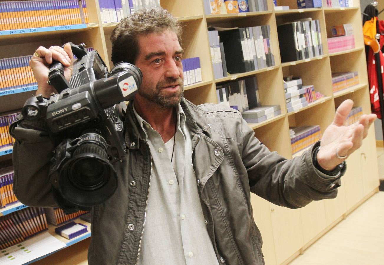 Los alumnos del Centro Ocupacional de Fundación Cáritas-Chavicar de Santo Domingo y Logroño visitan la multimedia de Diario LA RIOJA