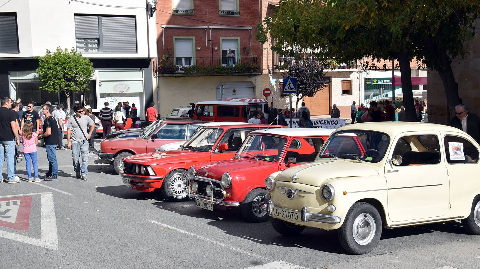 Concentración de coches clásicos en las Fiestas de Gracias de Lardero