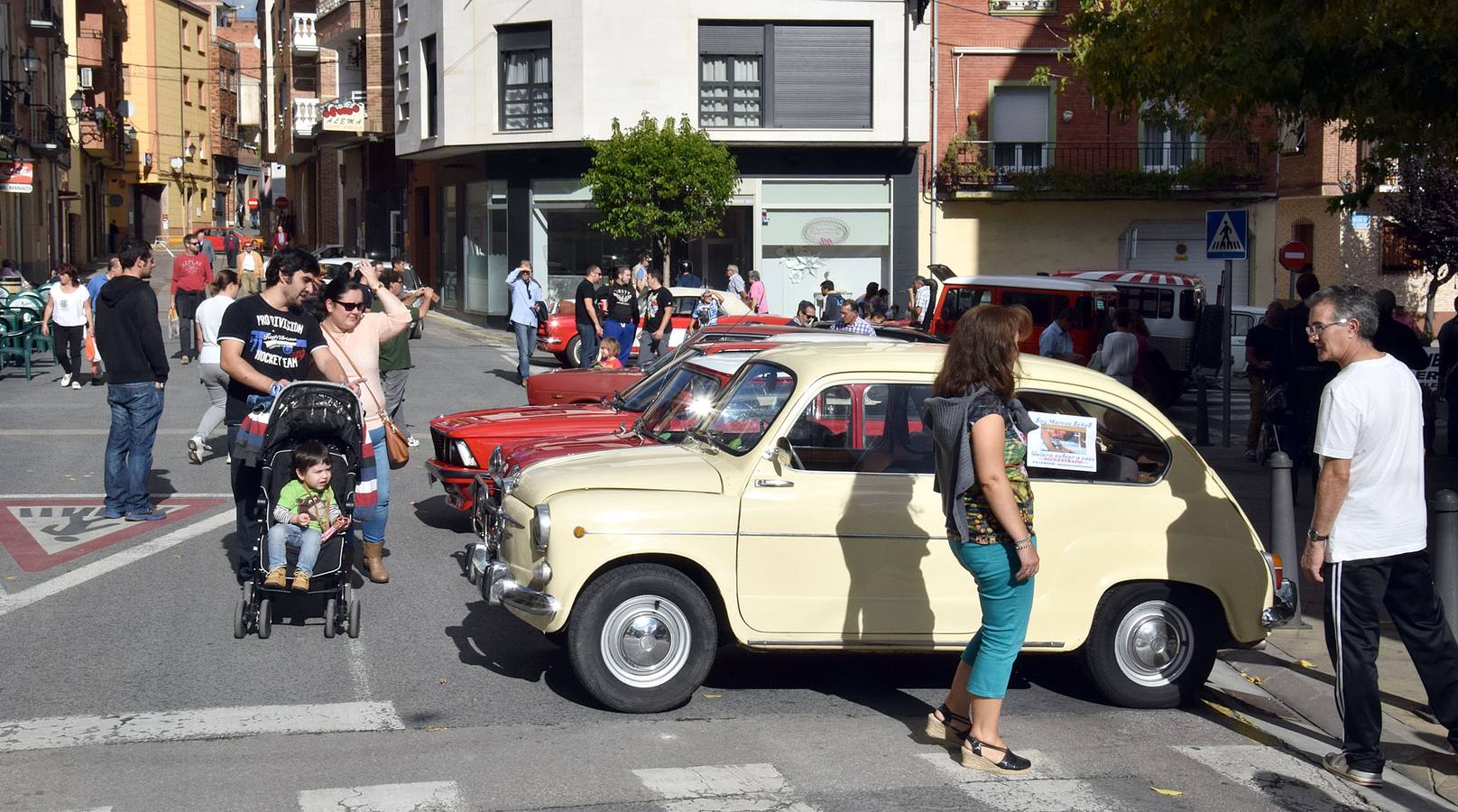 Concentración de coches clásicos en las Fiestas de Gracias de Lardero