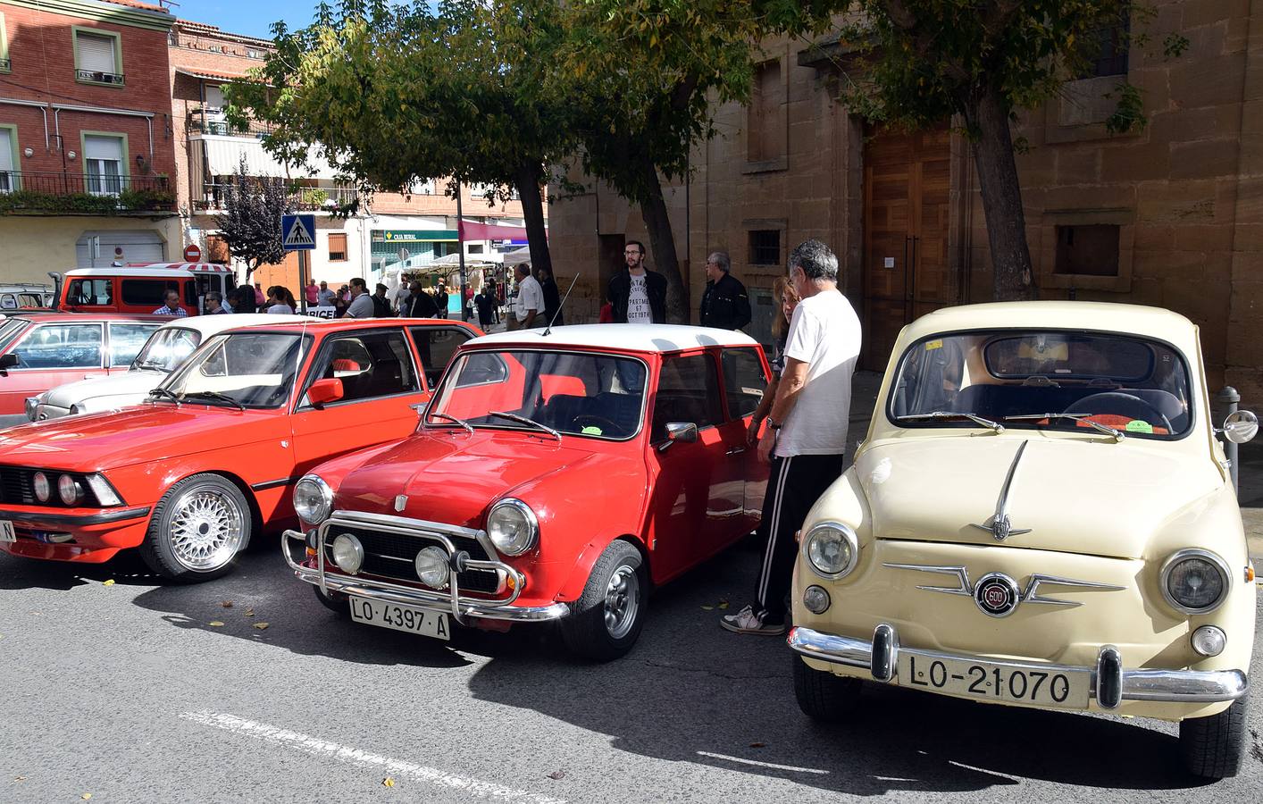 Concentración de coches clásicos en las Fiestas de Gracias de Lardero