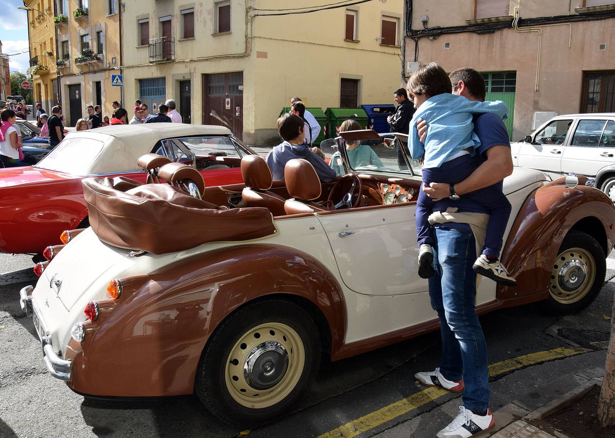 Concentración de coches clásicos en las Fiestas de Gracias de Lardero