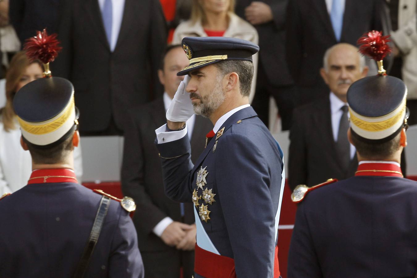 Los Reyes presiden su primer desfile de la Fiesta Nacional