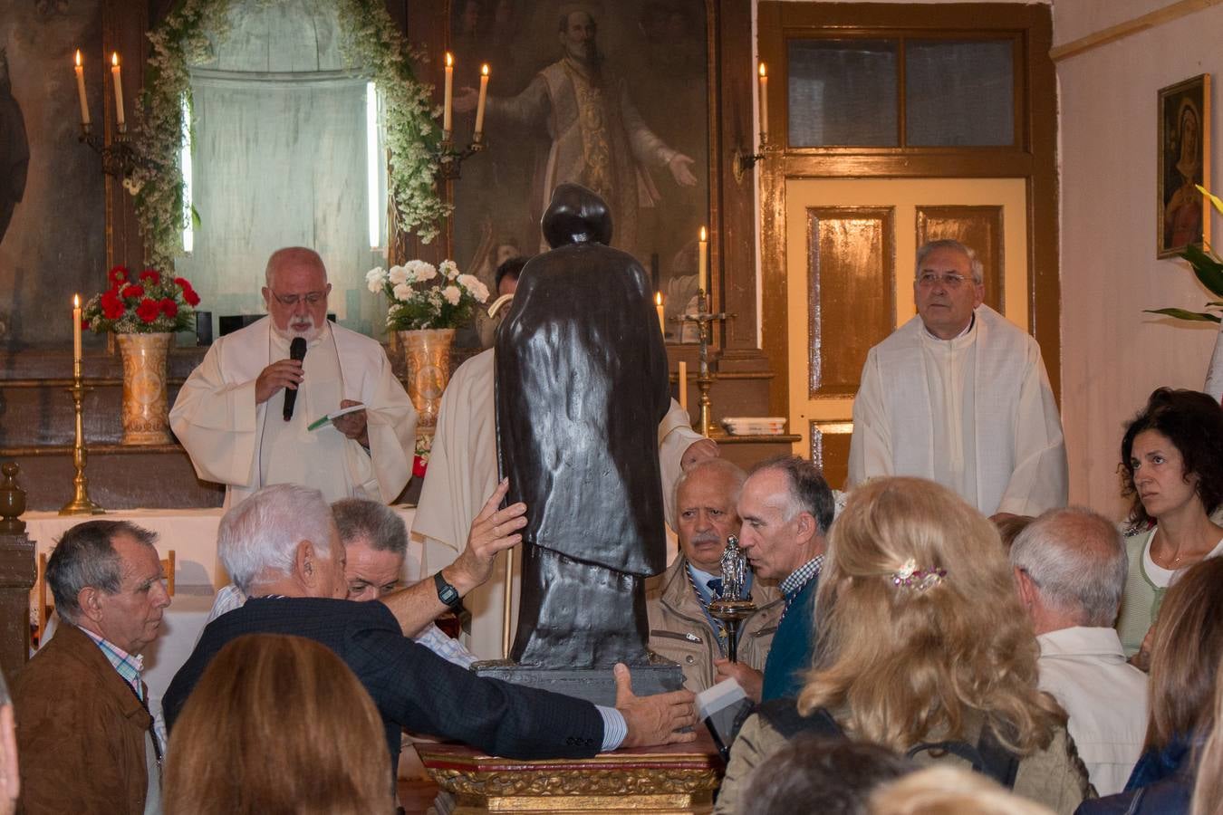 Santo Domingo recuerda el milagro del gallo y la gallina con una romería