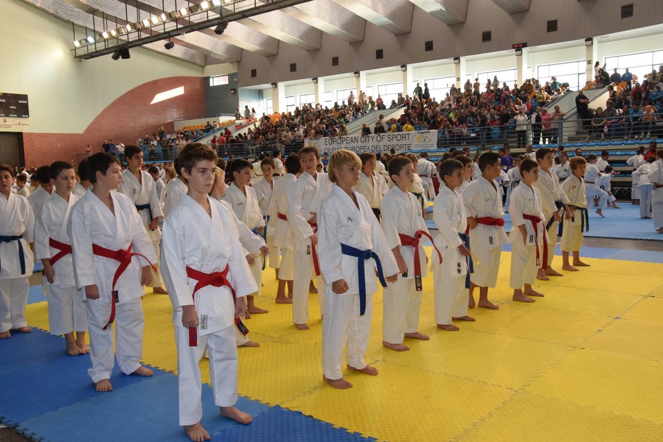 Las Gaunas se viste de blanco