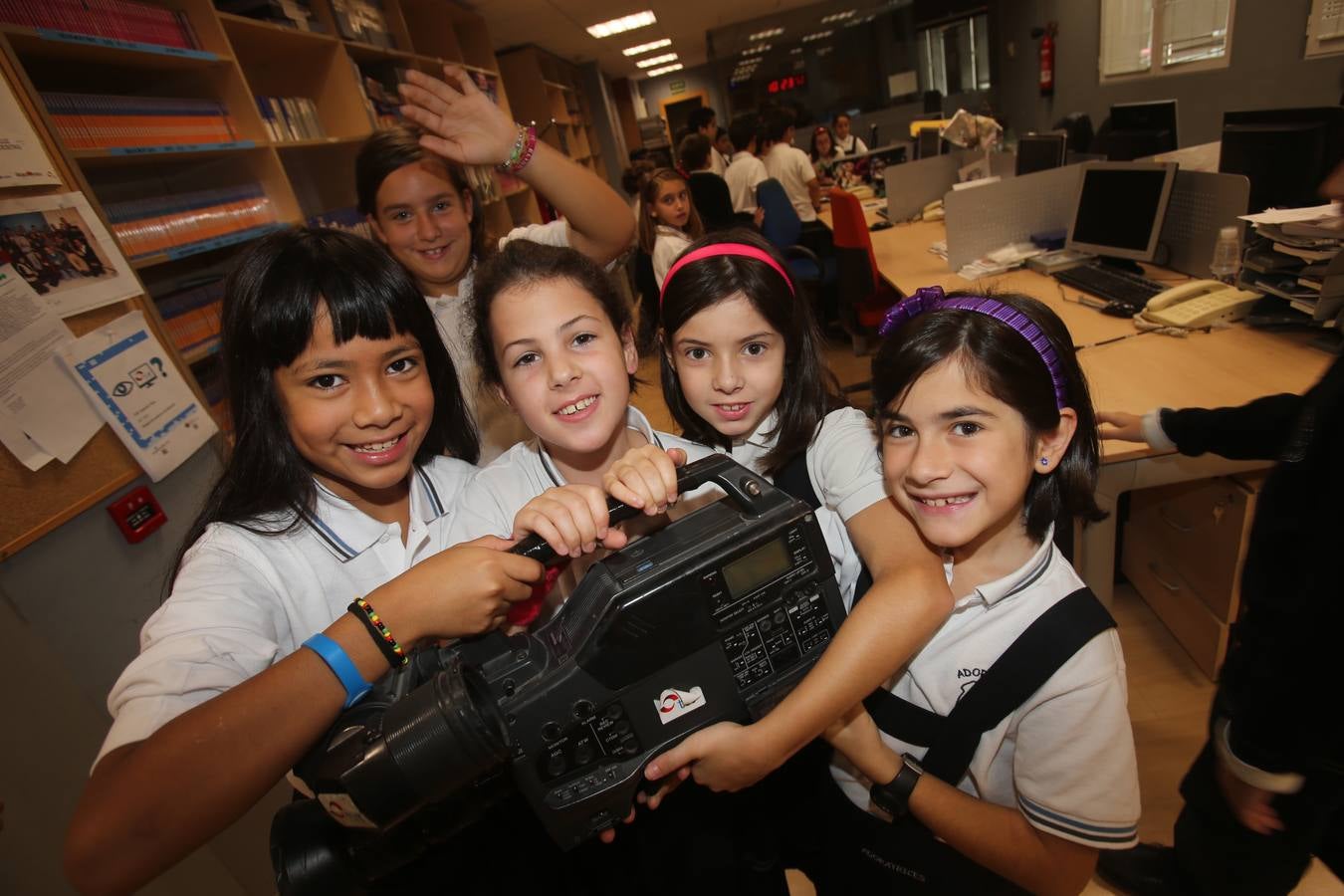 Los alumnos de 5º A del Colegio Adoratrices de Logroño visita la multimedia de Diario LA RIOJA