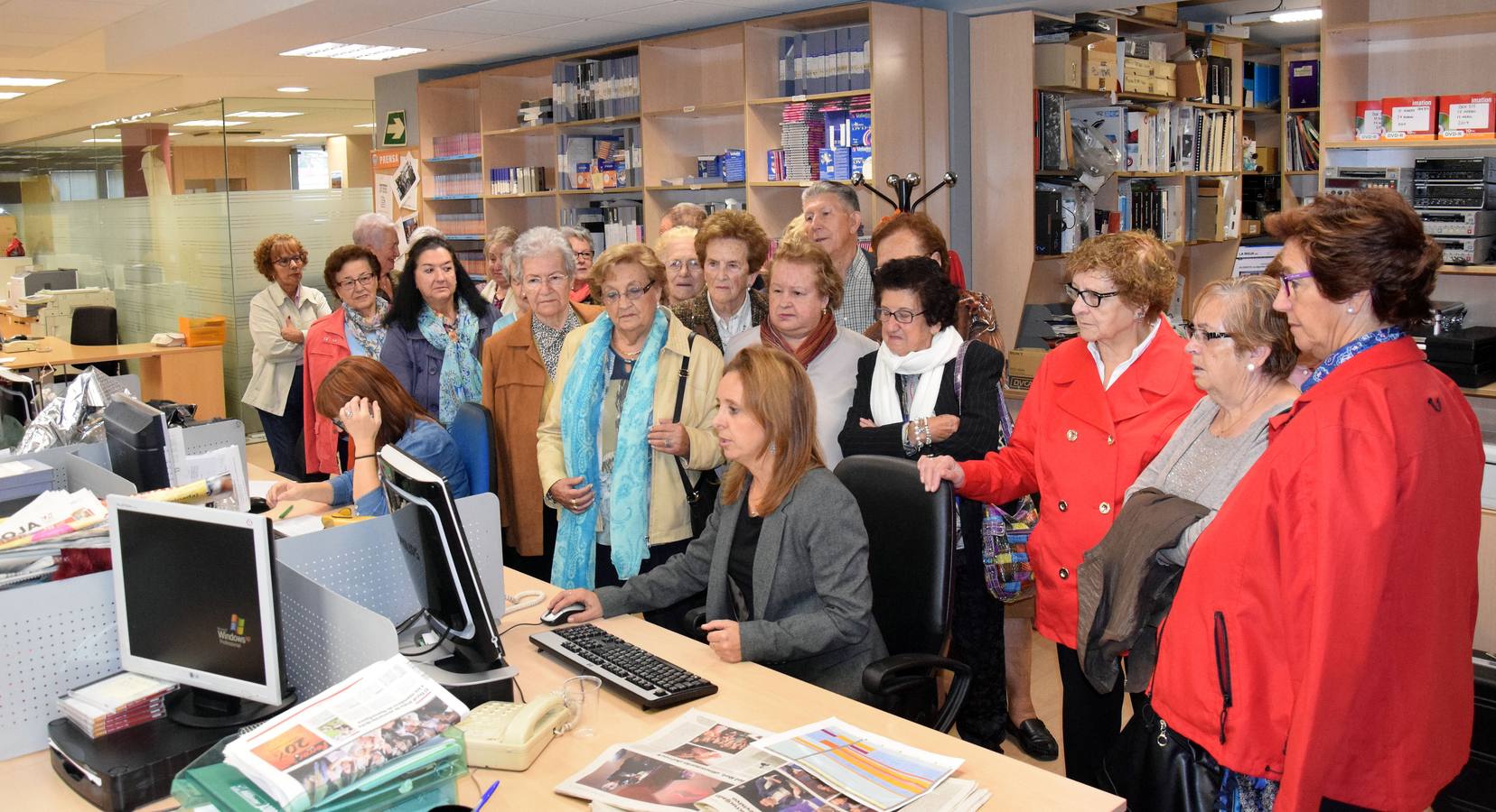 Los alumnos del programa &#039;Vida Sana&#039; visitan la multimedia de Diario LA RIOJA