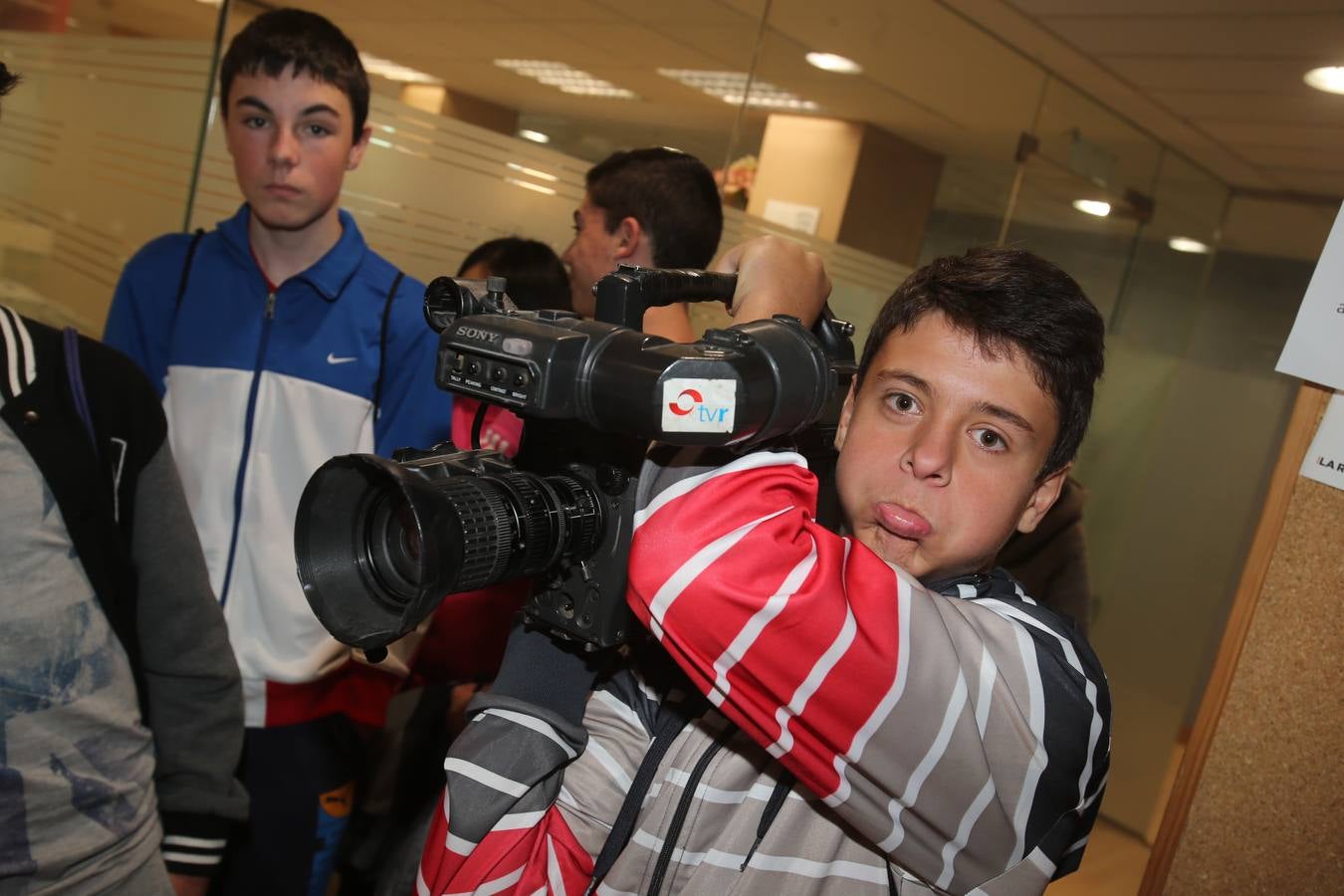 Alumnos del IES Tomás y Valiente de Fuenmayor visitan la Multimedia La Rioja