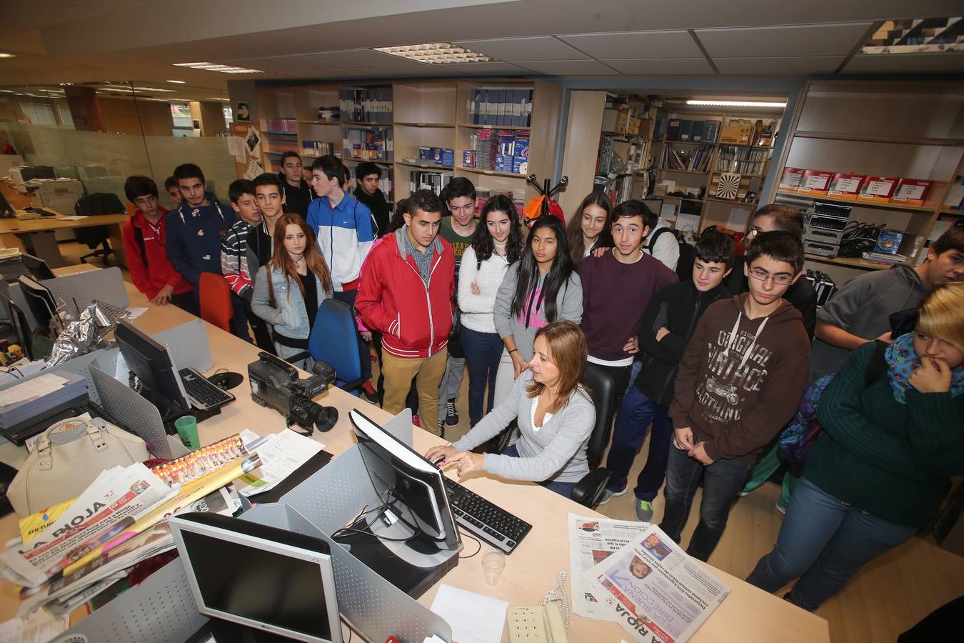 Alumnos del IES Tomás y Valiente de Fuenmayor visitan la Multimedia La Rioja