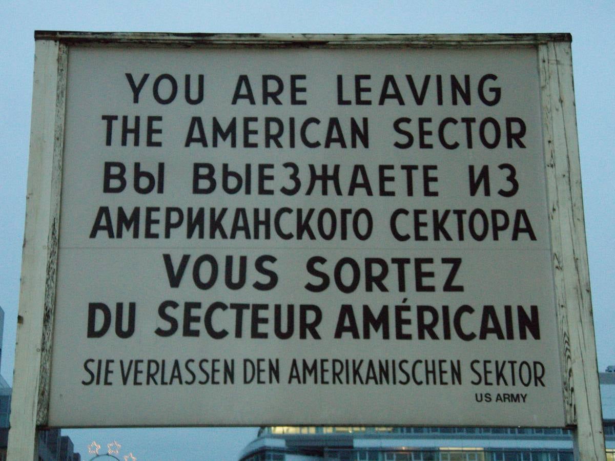 El Checkpoint Charlie, la &#039;zona cero&#039; de la Guerra Fría