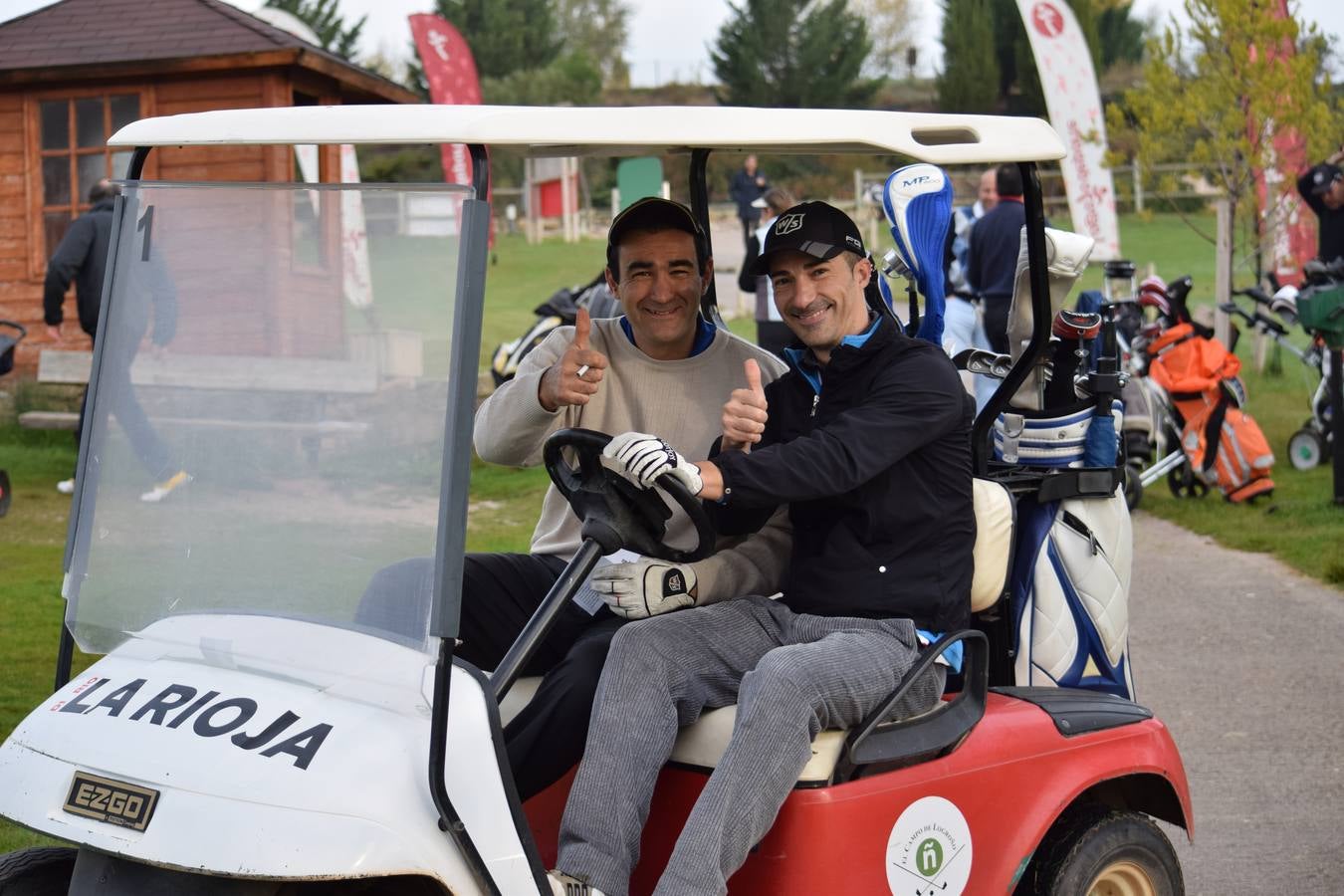 Jugadores en la final de la Liga de Golf y Vino