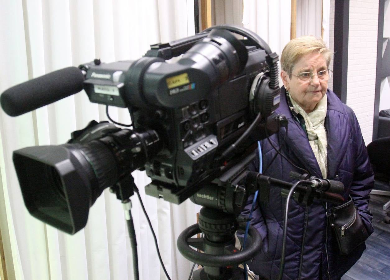 Visita a la multimedia de Diario LA RIOJA de un grupo del taller Vida Sana del Ayuntamiento de Logroño