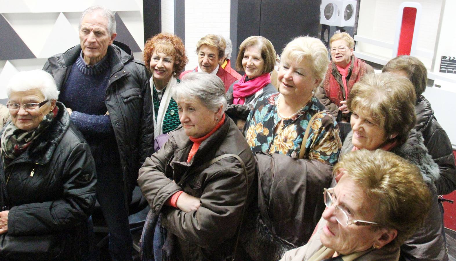 Visita a la multimedia de Diario LA RIOJA de un grupo del taller Vida Sana del Ayuntamiento de Logroño