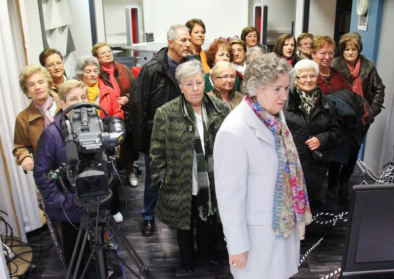 Visita a la multimedia de Diario LA RIOJA de un grupo del taller Vida Sana del Ayuntamiento de Logroño