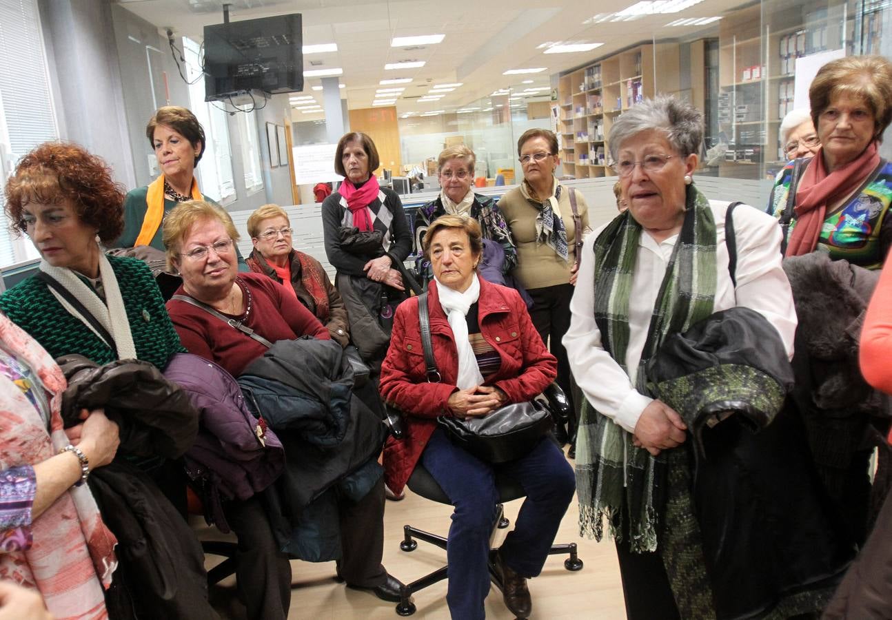 Visita a la multimedia de Diario LA RIOJA de un grupo del taller Vida Sana del Ayuntamiento de Logroño
