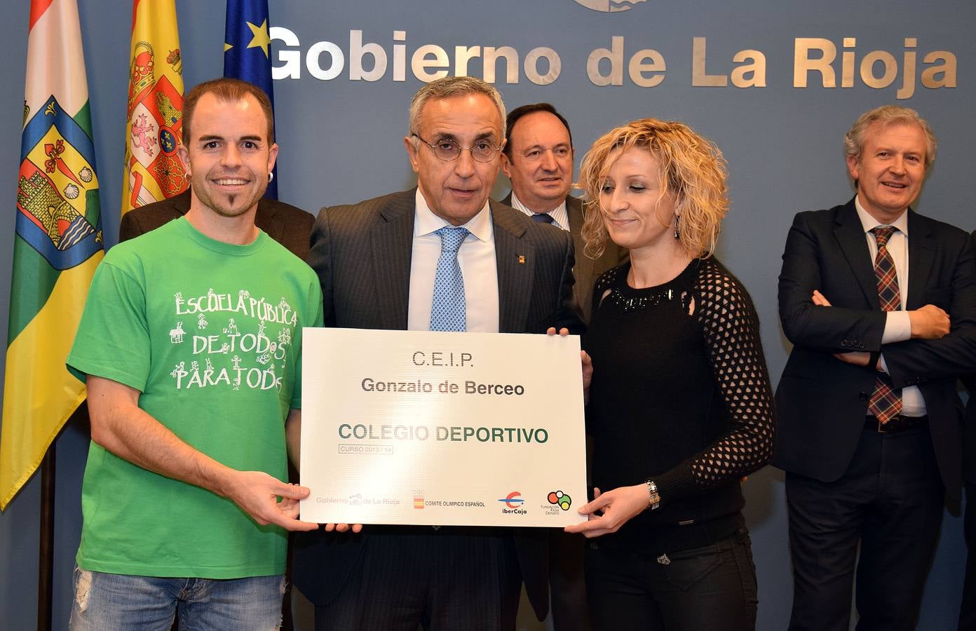 Diplomas para 14 centros que fomentan el deporte