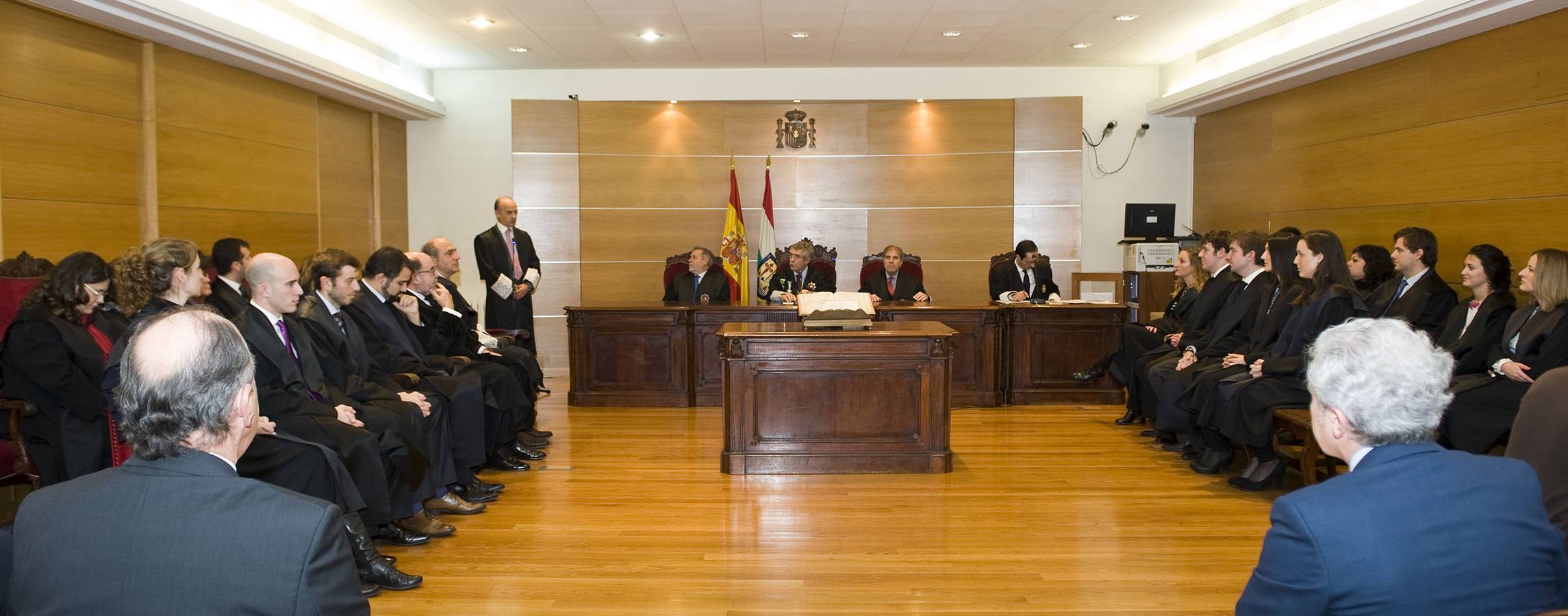 Jura de acatamiento de la Constitución de los nuevos abogados