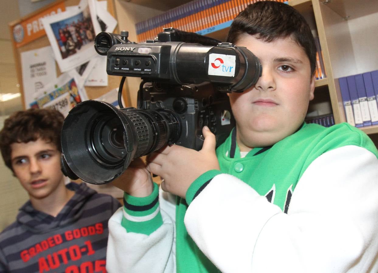 Alumnos de 1º y 2º,de la ESO, grupo A, del IES Virgen de Vico de Arnedo visitan la multimedia de Diario LA RIOJA
