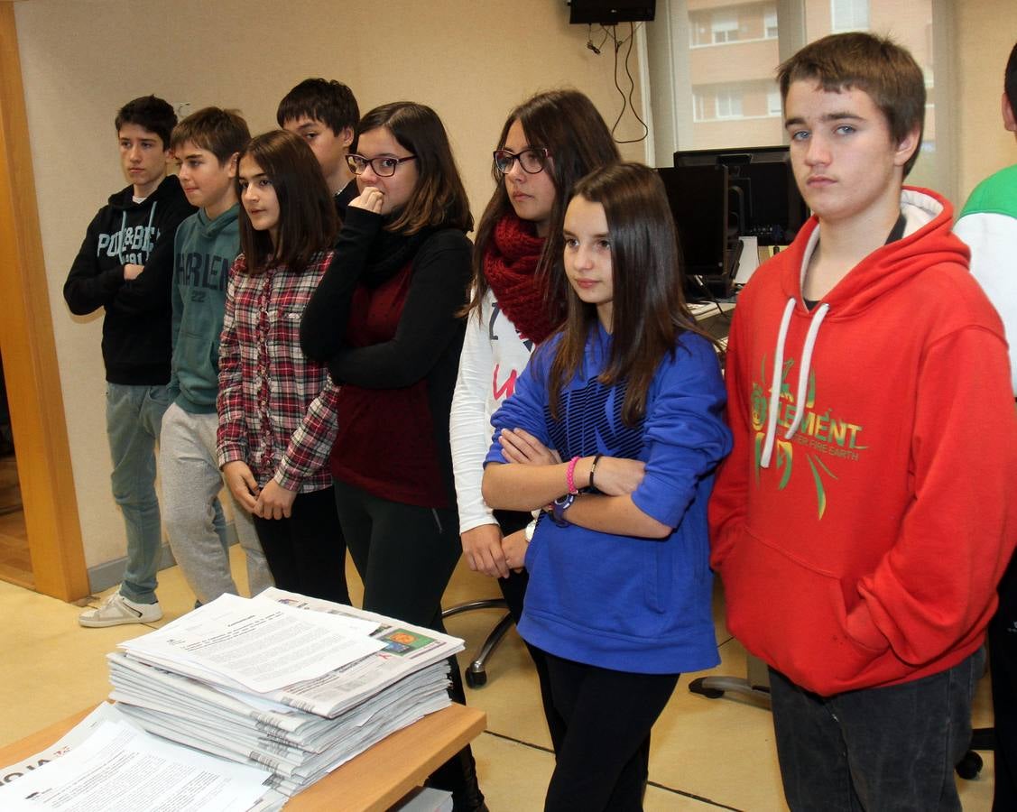 Alumnos de 1º y 2º,de la ESO, grupo A, del IES Virgen de Vico de Arnedo visitan la multimedia de Diario LA RIOJA