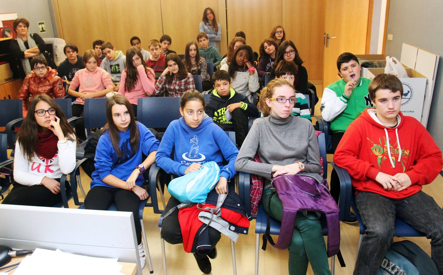 Alumnos de 1º y 2º,de la ESO, grupo A, del IES Virgen de Vico de Arnedo visitan la multimedia de Diario LA RIOJA