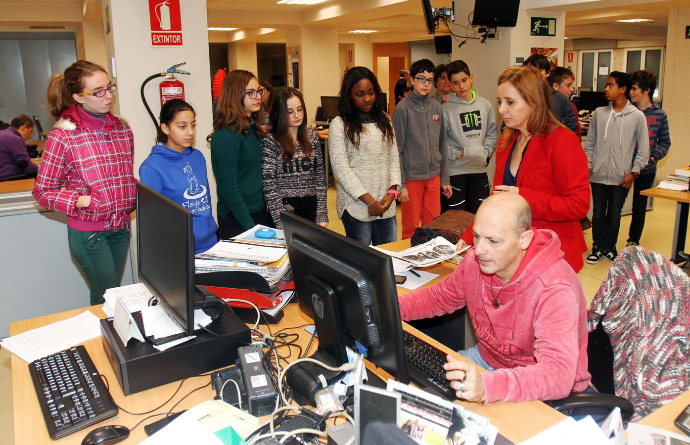 Alumnos de 1º y 2º,de la ESO, grupo A, del IES Virgen de Vico de Arnedo visitan la multimedia de Diario LA RIOJA