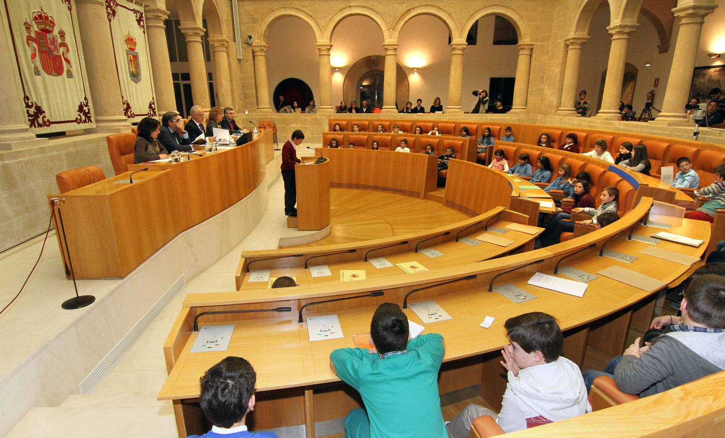 El Parlamento riojano acoge la lectura de la Constitución