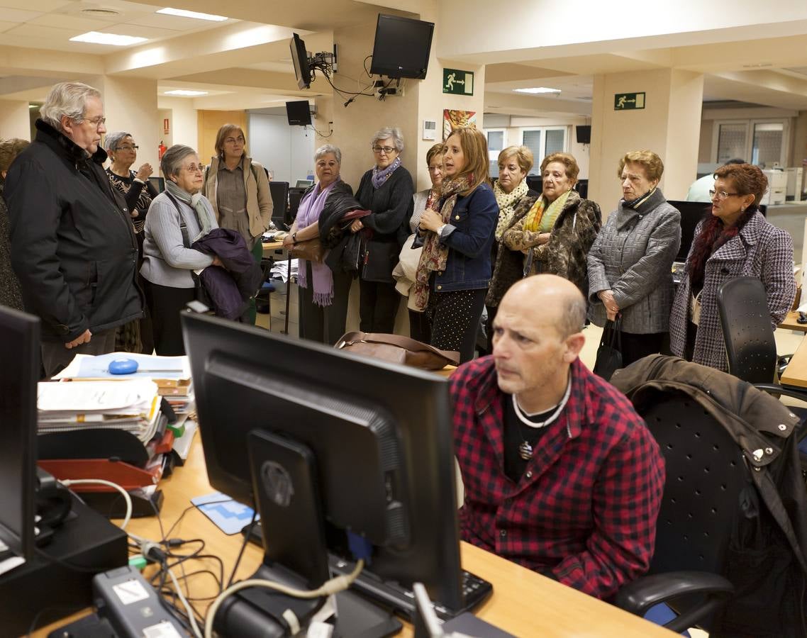 Alumnas del Programa Vida Sana del Ayuntamiento de Logroño visita la multimedia de Diario LA RIOJA