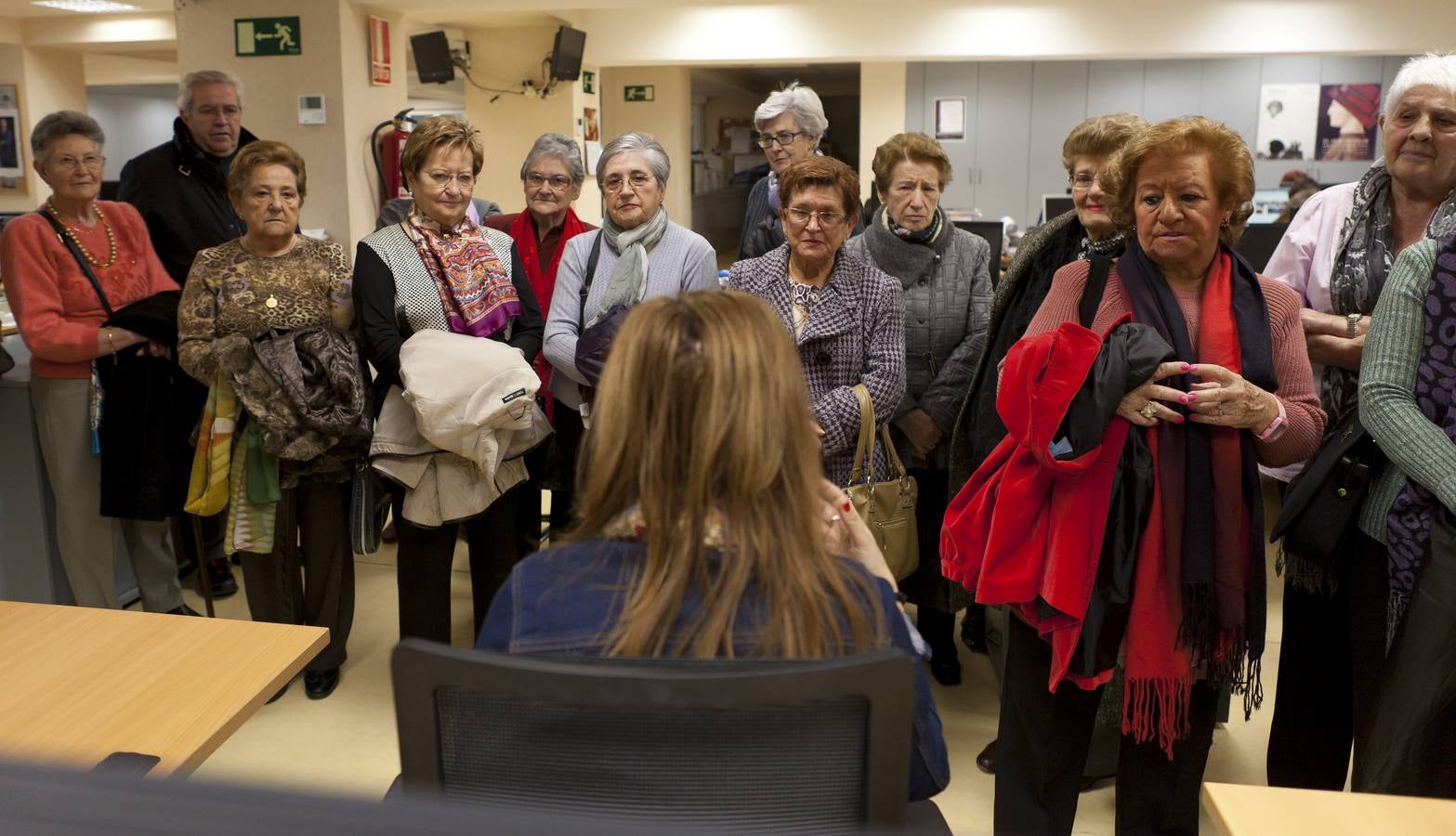 Alumnas del Programa Vida Sana del Ayuntamiento de Logroño visita la multimedia de Diario LA RIOJA