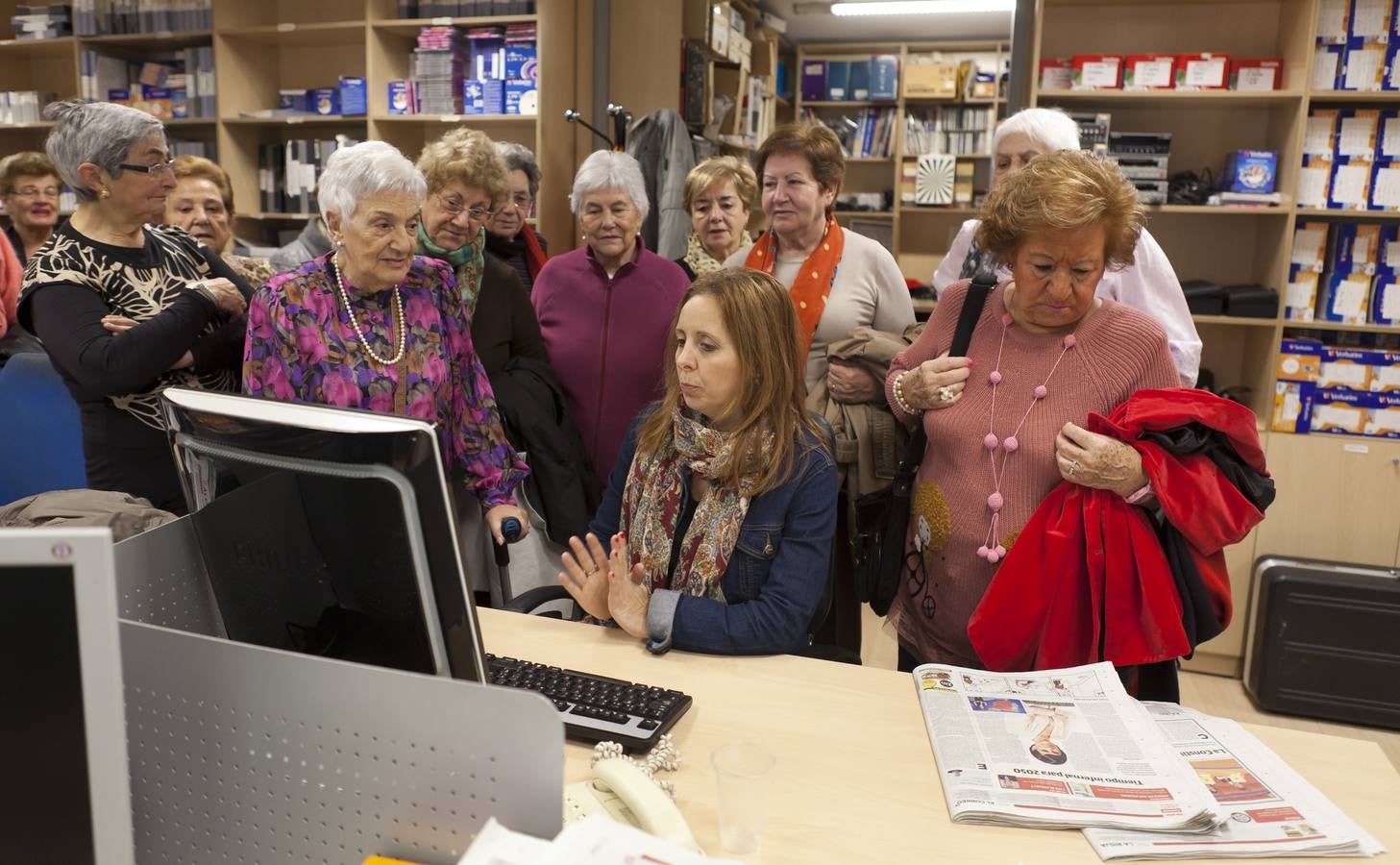 Alumnas del Programa Vida Sana del Ayuntamiento de Logroño visita la multimedia de Diario LA RIOJA