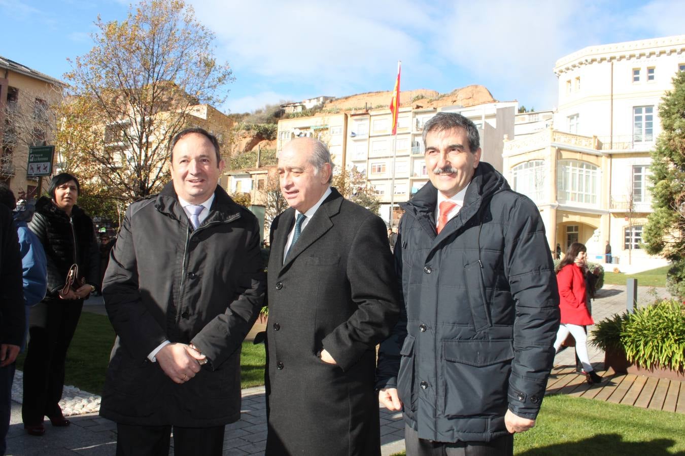 Homenaje a la bandera en Arnedo