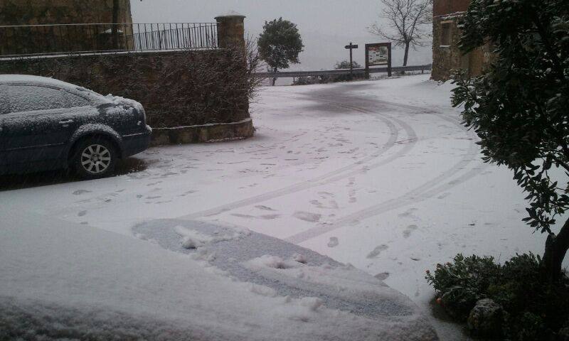 Villarroya honra a su patrona con la inauguración del nuevo reloj de la torre de la iglesia