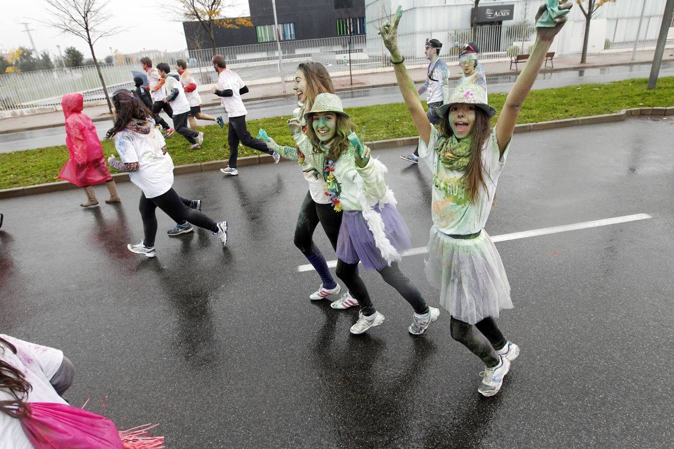 Logroño se llena de color con la Holi Run (I)