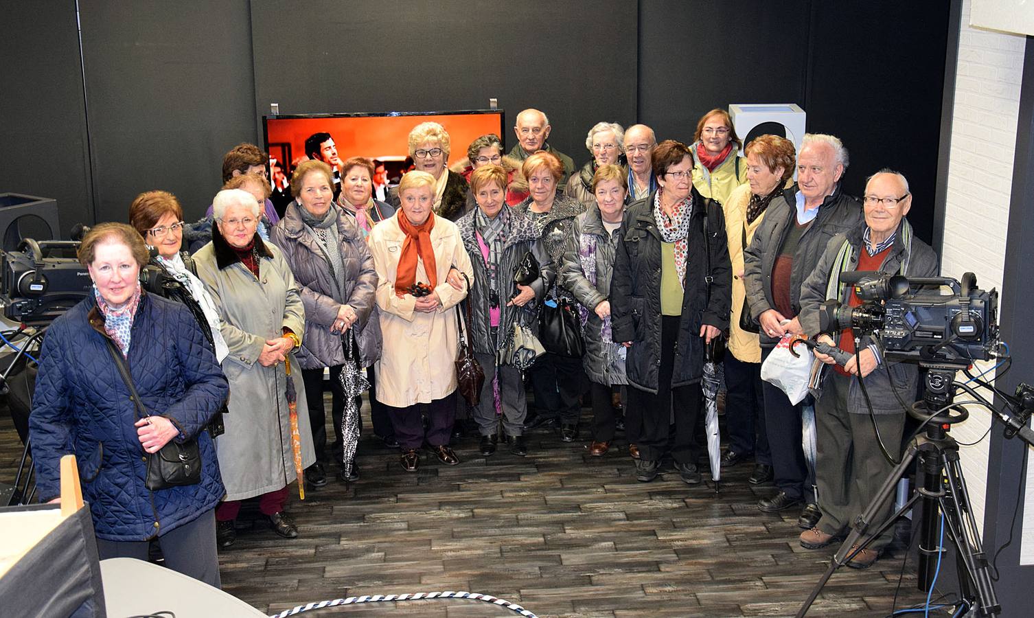 Alumnos del programa Vida Sana del Ayuntamiento de Logroño visitan la multimedia La Rioja