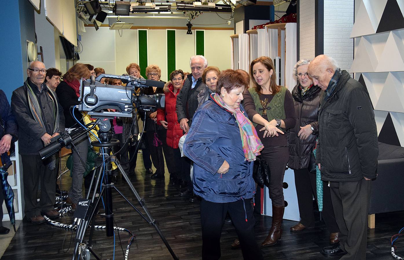 Alumnos del programa Vida Sana del Ayuntamiento de Logroño visitan la multimedia La Rioja