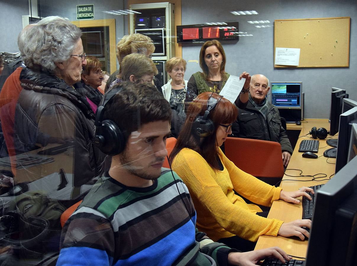 Alumnos del programa Vida Sana del Ayuntamiento de Logroño visitan la multimedia La Rioja