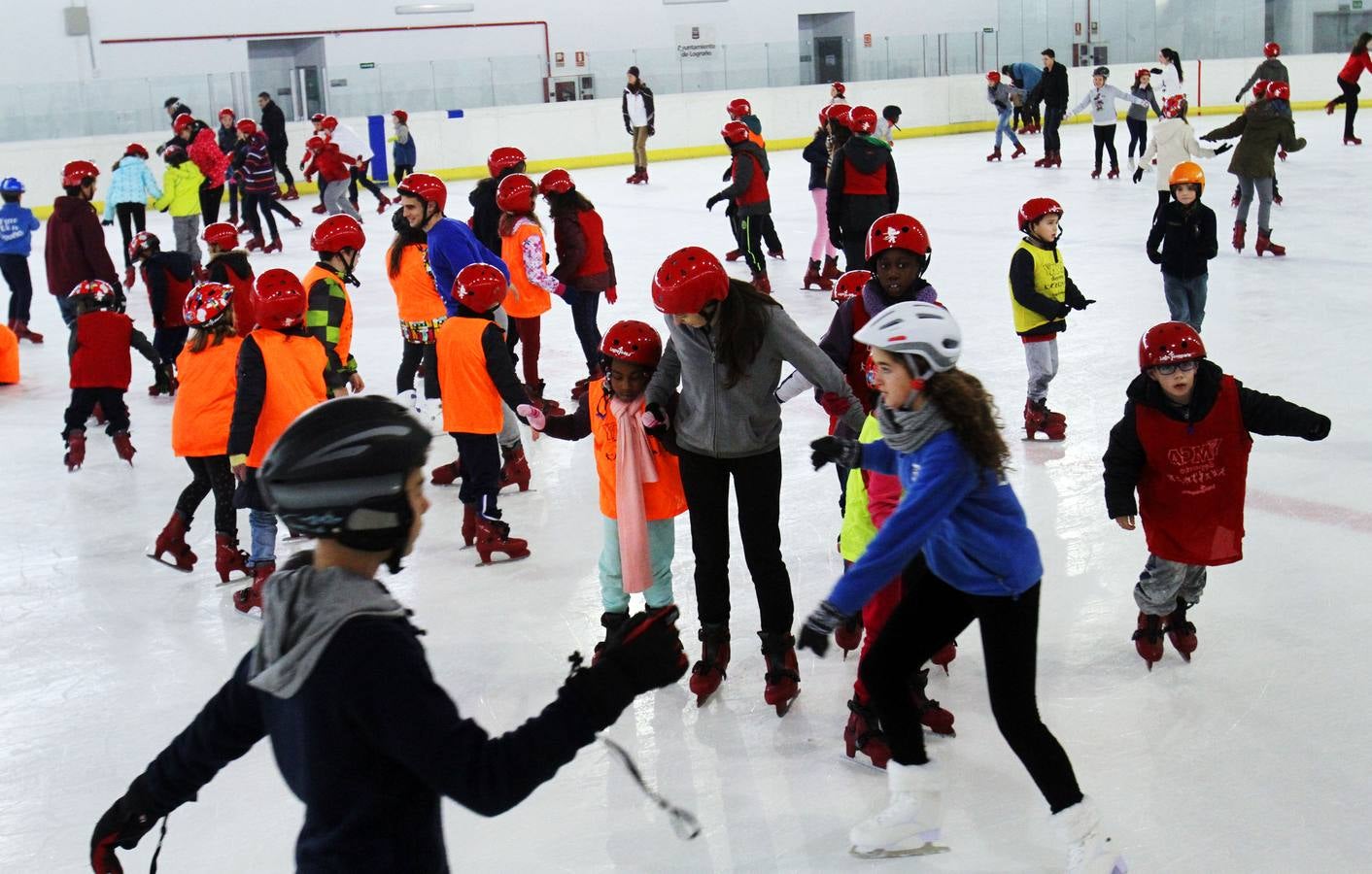 La pista de hielo se llena por Navidad