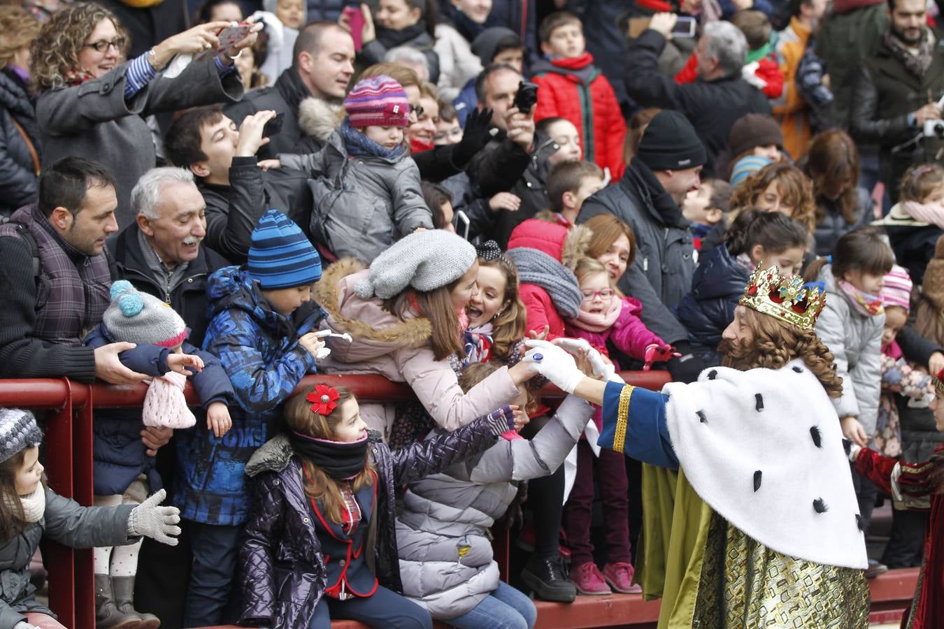 Los Reyes Magos llegan a Las Gaunas (I)