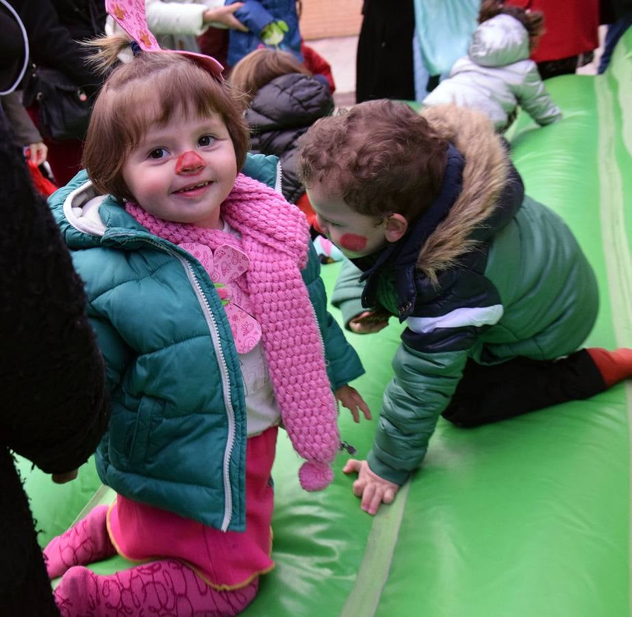 El barrio de El Arco celebra una fiesta infantil de Carnaval