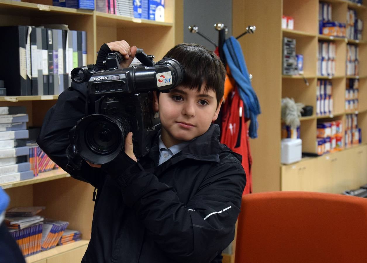 Visita de los alumnos del colegio Paula Montal