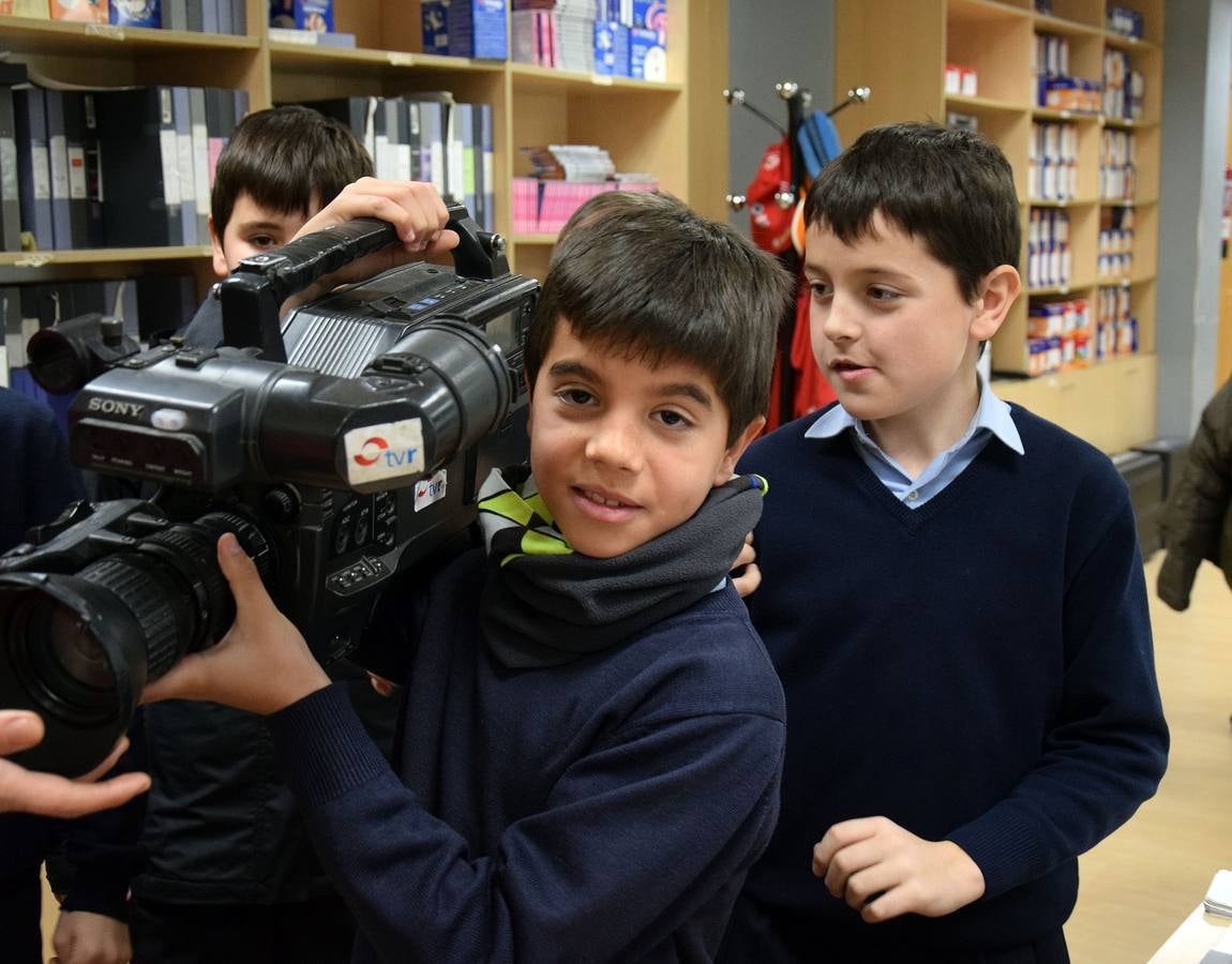 Visita de los alumnos del colegio Paula Montal