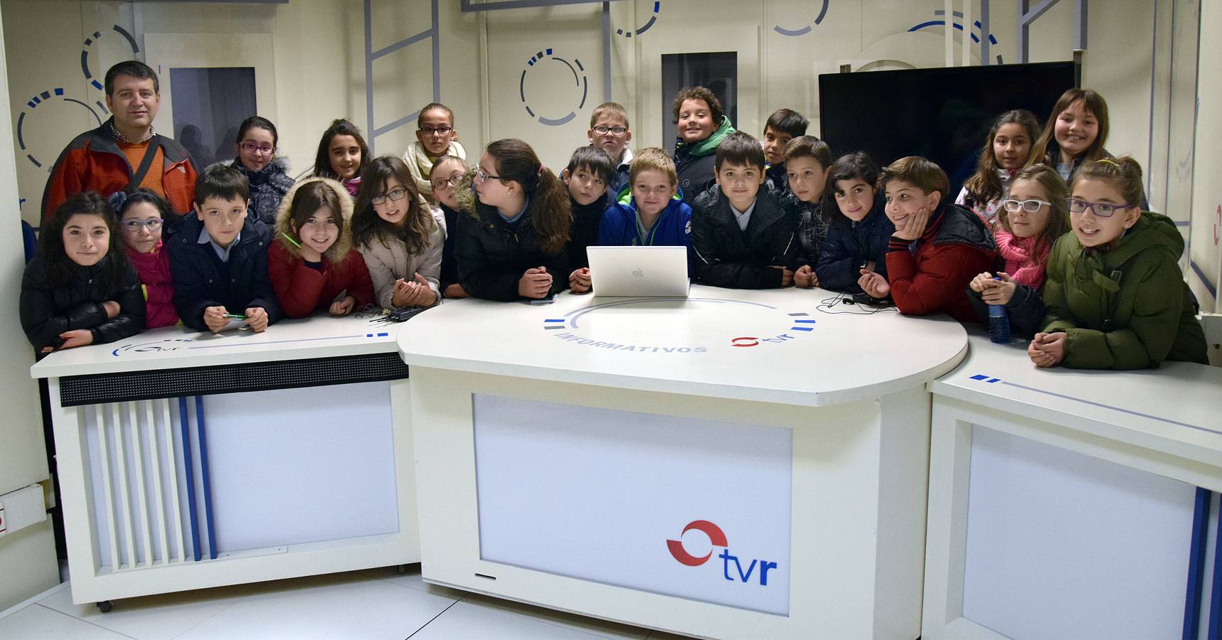 Visita de los alumnos del colegio Paula Montal