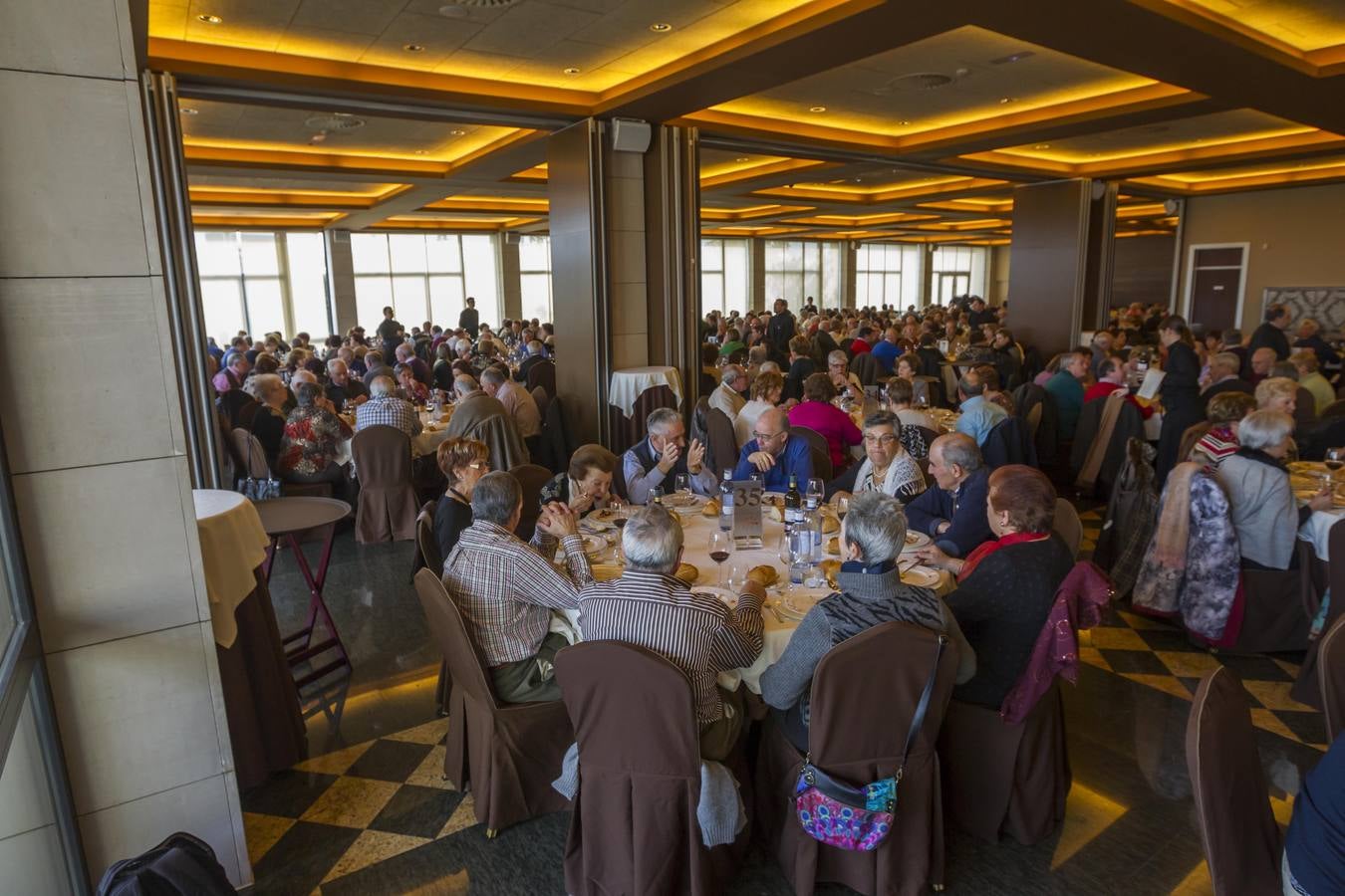 Jornada de mayores con comida en Delicatto (I)